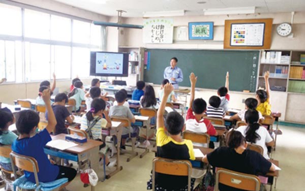 寒川小学校（千葉県千葉市）での出前授業