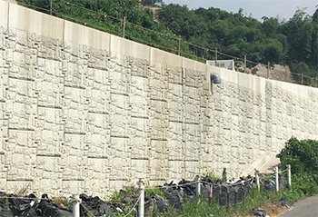 Application in highway walls for National Route No. 3, Kumamoto Prefecture